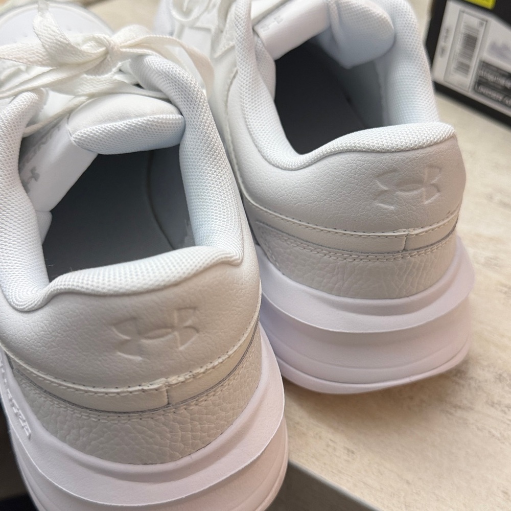 Extra wide!! 4E Under Armour Edge Lthr white Athletic Sneakers - Picture 10 of 14